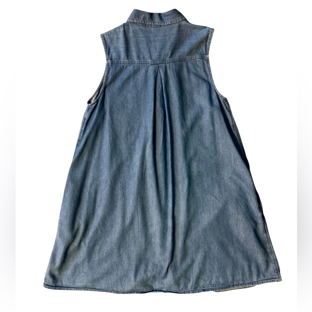Old Navy Denim Button Down Dress with Pockets. Size Large. 38” Bust 34” Length - Picture 2 of 4